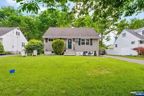 642 Ellington Rd, Ridgewood, NJ 07450