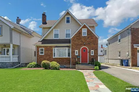 486 Sussex Rd, Wood Ridge, NJ 07075