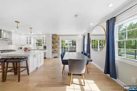 13 Dogwood Ct, Paramus, NJ 07652
