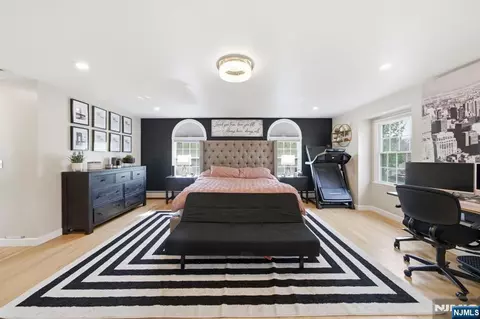 Bedroom - 13 Dogwood Ct, Paramus, NJ 07652 photo 4 of 5