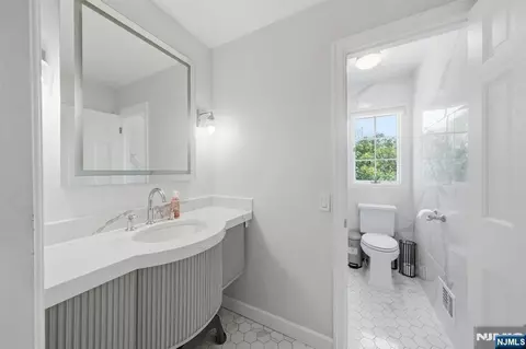 Bath - 13 Dogwood Ct, Paramus, NJ 07652 photo 2 of 6