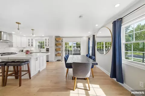 13 Dogwood Ct, Paramus, NJ 07652