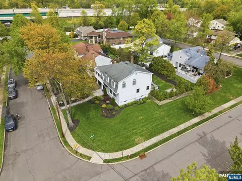 View/Area - 13 Dogwood Ct, Paramus, NJ 07652 photo 2 of 3