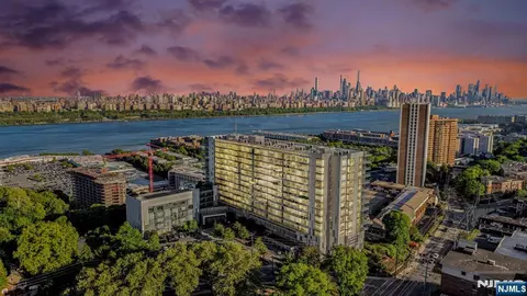 320 Adolphus Ave #219, Cliffside Park, NJ 07010