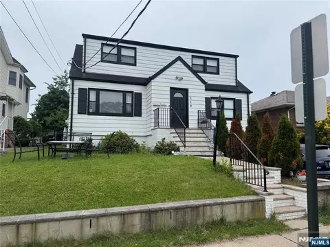 218 Bell Ave, Lodi, NJ 07644