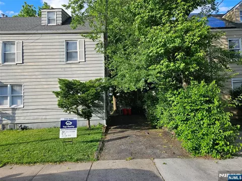 281 Marion Ave, Cliffside Park, NJ 07010