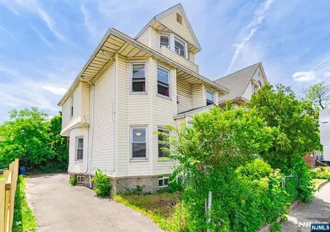 3 Winthrop Ter, East Orange, NJ 07018