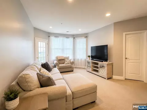 4206 Ramapo Ct, Riverdale, NJ 07457