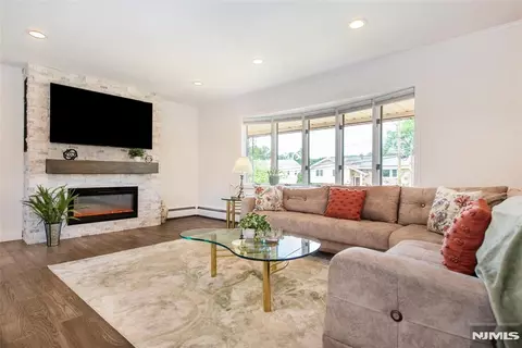 15 Bogert Pl, Clifton, NJ 07013