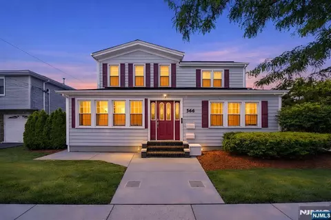 566 2nd St, Carlstadt, NJ 07072