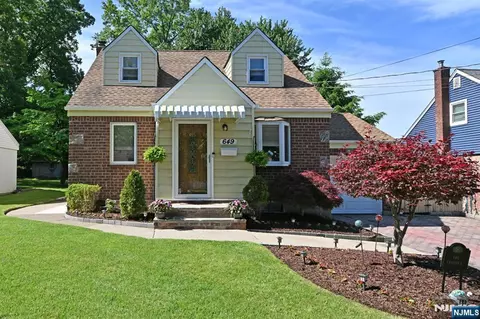 649 Taco Ave, Westwood, NJ 07675