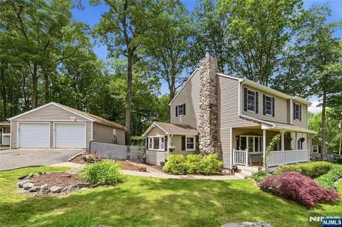 13 Highview Trl, Wharton, NJ 07885