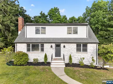 11 Franklin St, Mahwah, NJ 07430