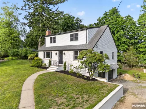 11 Franklin St, Mahwah, NJ 07430