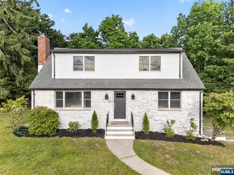11 Franklin St, Mahwah, NJ 07430