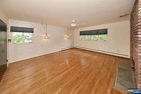 Living - 9 Lyncrest Dr, Paramus, NJ 07652 photo 5 of 6