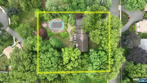 Other - 9 Lyncrest Dr, Paramus, NJ 07652 photo 5 of 17