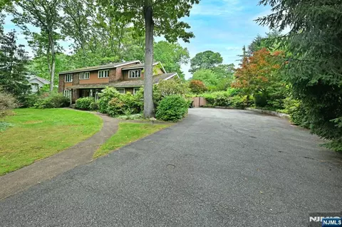 Other - 9 Lyncrest Dr, Paramus, NJ 07652 photo 1 of 17