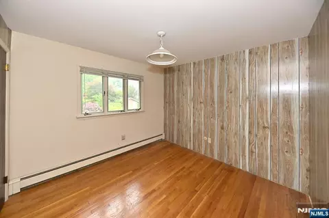 Bedroom - 9 Lyncrest Dr, Paramus, NJ 07652 photo 1 of 4