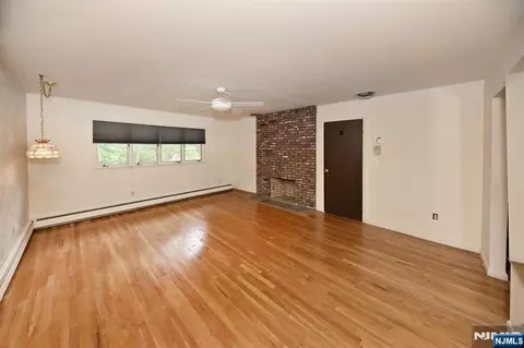 Living - 9 Lyncrest Dr, Paramus, NJ 07652 photo 6 of 6