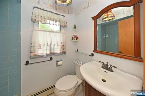 Bath - 9 Lyncrest Dr, Paramus, NJ 07652 photo 1 of 4