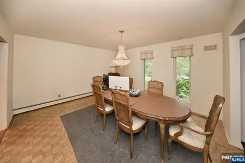 Dining - 9 Lyncrest Dr, Paramus, NJ 07652 photo 2 of 2