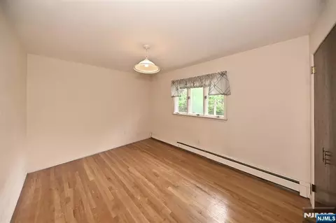 Bedroom - 9 Lyncrest Dr, Paramus, NJ 07652 photo 2 of 4
