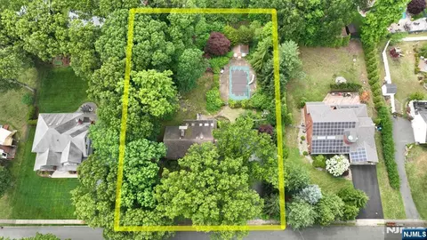 View/Area - 9 Lyncrest Dr, Paramus, NJ 07652 photo 1 of 5