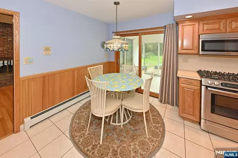 Dining - 9 Lyncrest Dr, Paramus, NJ 07652 photo 1 of 2