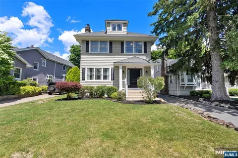13 Glenview Rd, North Caldwell, NJ 07006
