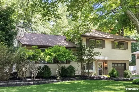 600 Sloat Pl, River Vale, NJ 07675