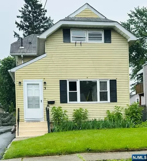 3 Woodside Ave, Little Falls, NJ 07424