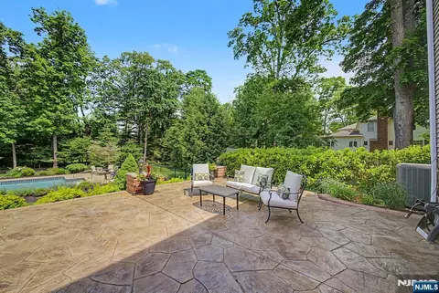 13 Mabro Dr, Denville, NJ 07834