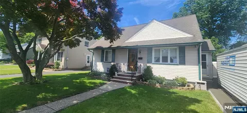 11 Chadwick Dr, Bloomfield, NJ 07003