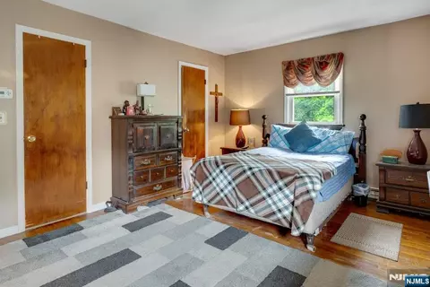 Bedroom - 185 Ratzer Rd, Wayne, NJ 07470 photo 3 of 4
