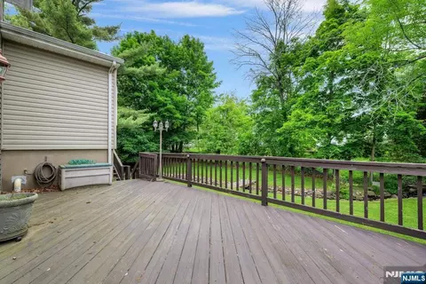 Exterior - 185 Ratzer Rd, Wayne, NJ 07470 photo 2 of 6