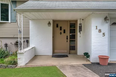 Exterior - 185 Ratzer Rd, Wayne, NJ 07470 photo 6 of 6