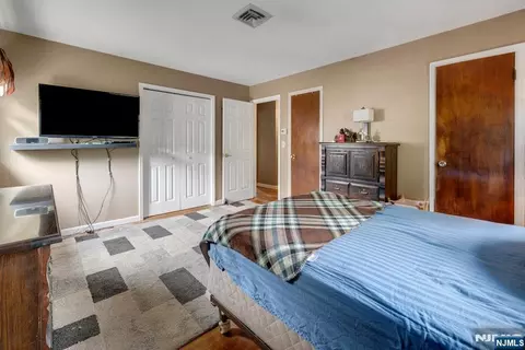 Bedroom - 185 Ratzer Rd, Wayne, NJ 07470 photo 4 of 4