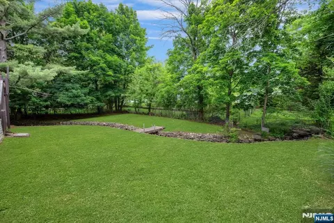 Exterior - 185 Ratzer Rd, Wayne, NJ 07470 photo 3 of 6
