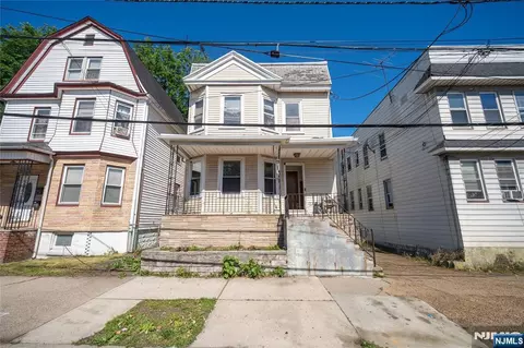 137-139 Palm St, Newark, NJ 07106