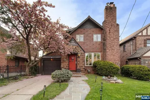 16 Summit Rd, Clifton, NJ 07012