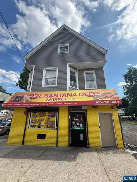 230 17th Ave, Paterson, NJ 07504