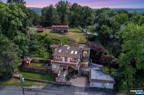 27 Joan St, Wayne, NJ 07470