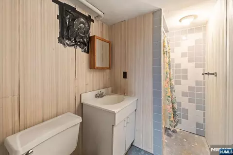 Bath - 204 Herman St, Hackensack, NJ 07601 photo 4 of 4