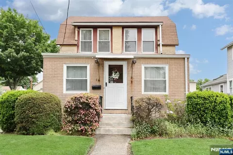 24 Erie St, Dumont, NJ 07628