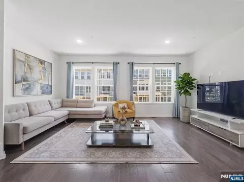 85 Truman Dr, Wood Ridge, NJ 07075