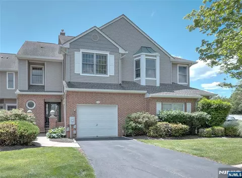26 Depaolo Ct, Roseland, NJ 07068