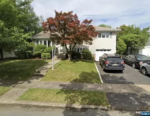 50 Harding Ave, Dumont, NJ 07628