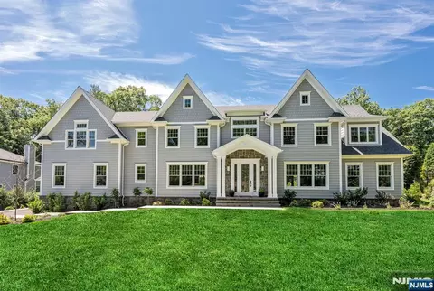 520 Clinton Ave, Wyckoff, NJ 07481