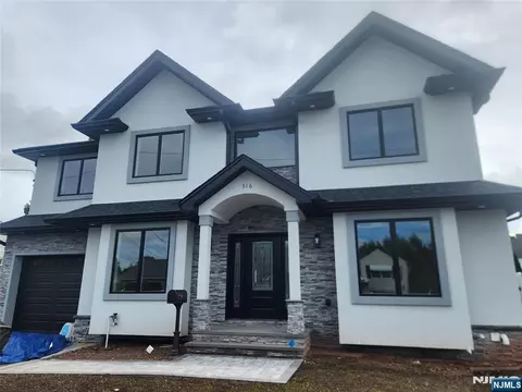 316 Hayes Dr, Saddle Brook, NJ 07663